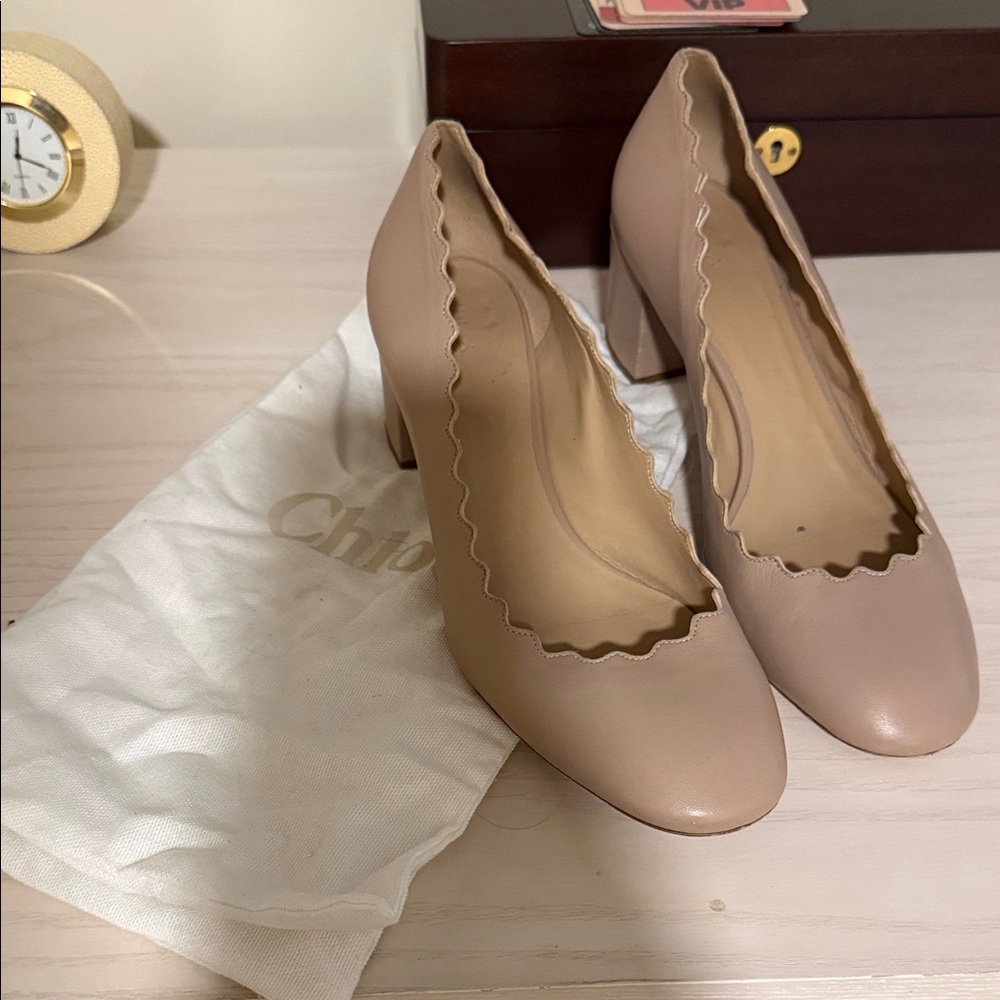 Chloe Lauren Scalloped Pumps size 39